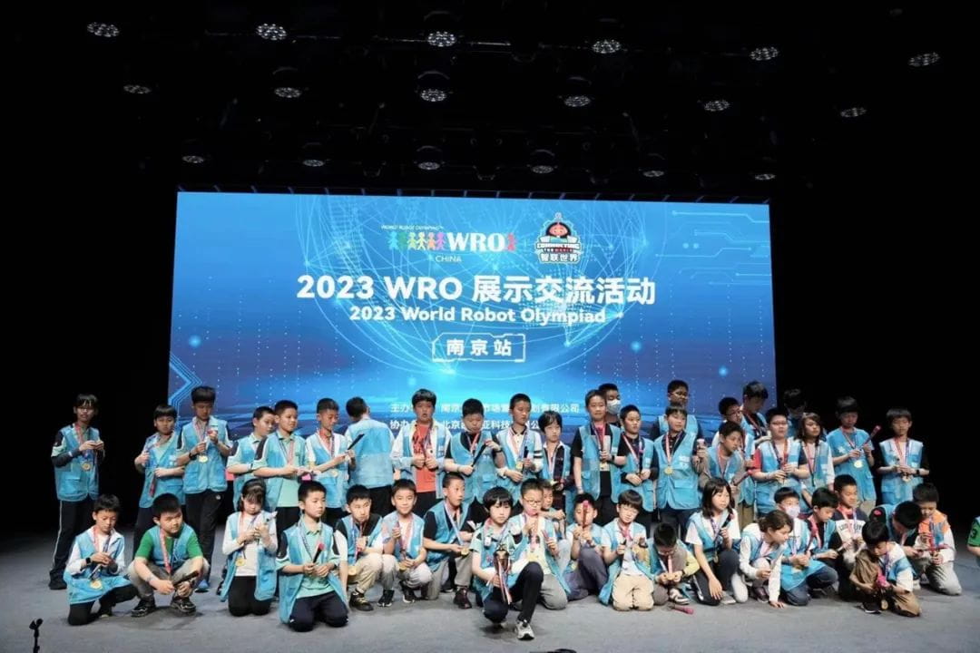 诺达双语学校小学部机器人校队再创佳绩 - WRO