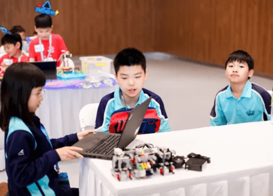 我校机器人校队斩获冠军 - FTC