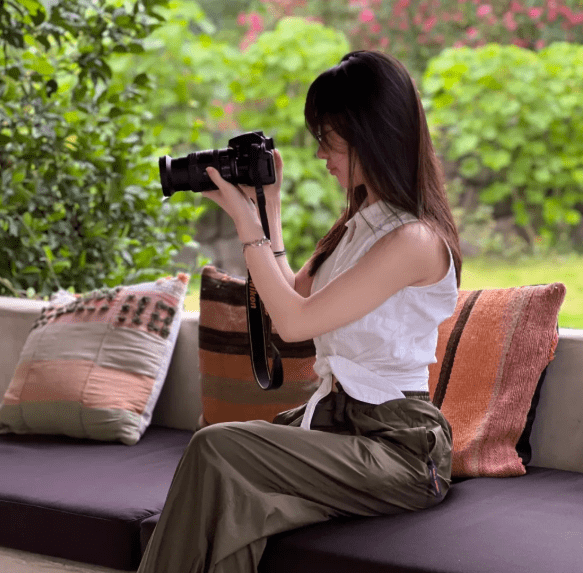 在观察与思考中成长的Ella:一个英美双申女孩的破茧之路 - Ella