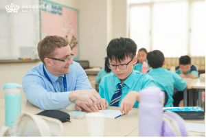 朝露聚光,梦想生辉|NACIS开学第一天的光影记录 - First School Day