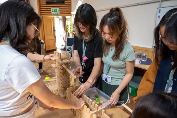 为了与Gogo成为校友,暑假诺达学子去了“剑桥” - Cambridge Experience