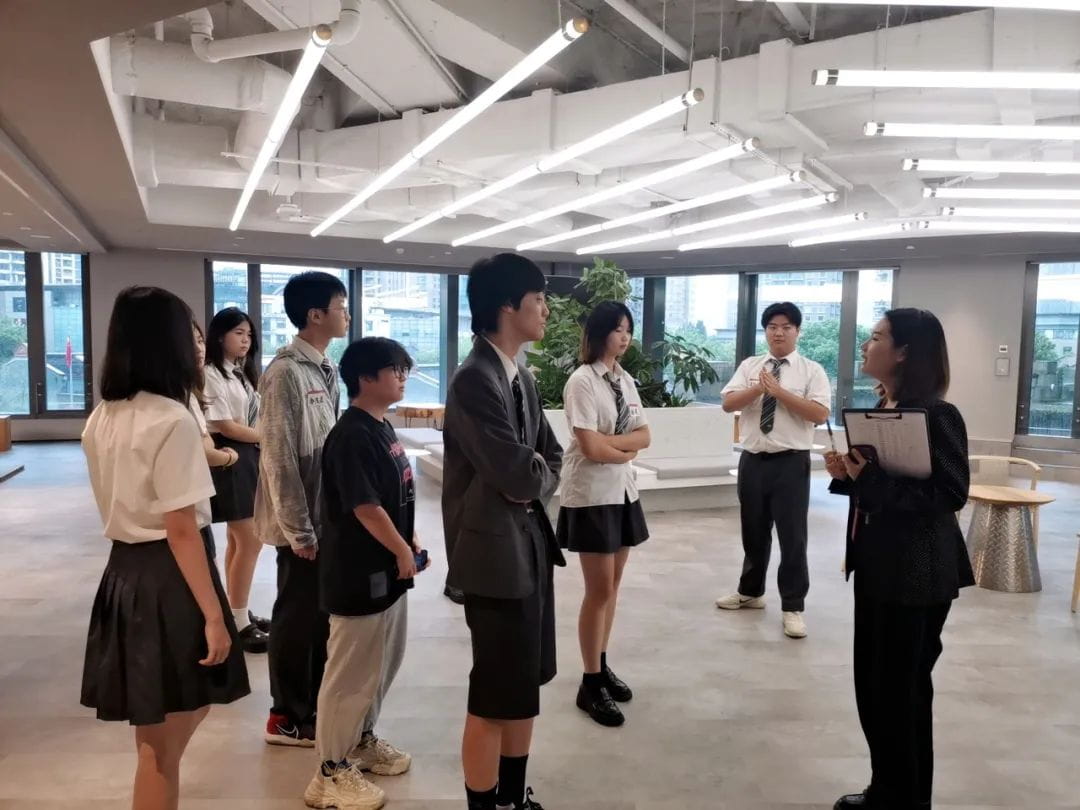 诺达学生走进普华永道和游族公司 - Career Experience