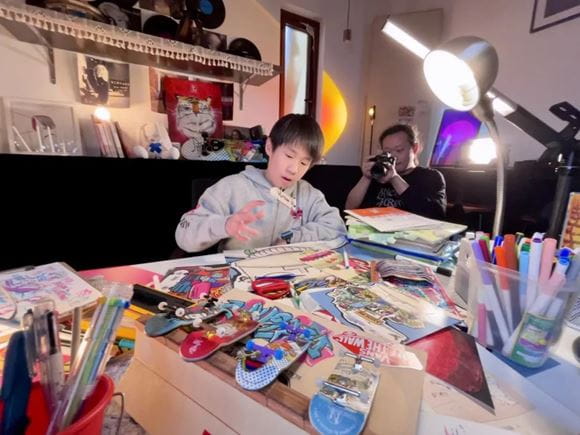 乐队鼓手、吉他手,篮球校队成员,听说诺达双语的这个孩子用脑呼吸? - Ivan