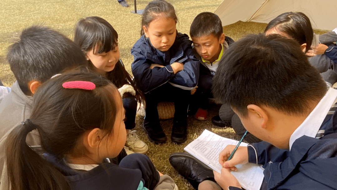 爱与善意，NACIS在行动 - We are one