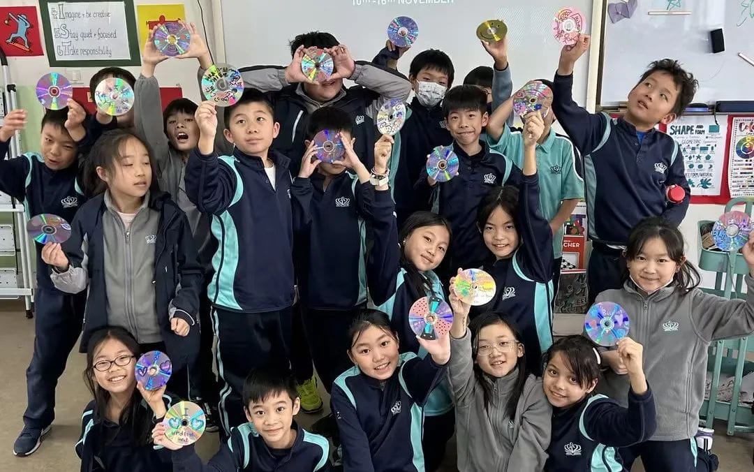 爱与善意，NACIS在行动 - We are one