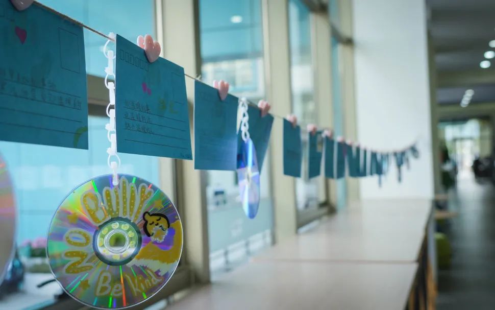 爱与善意，NACIS在行动 - We are one