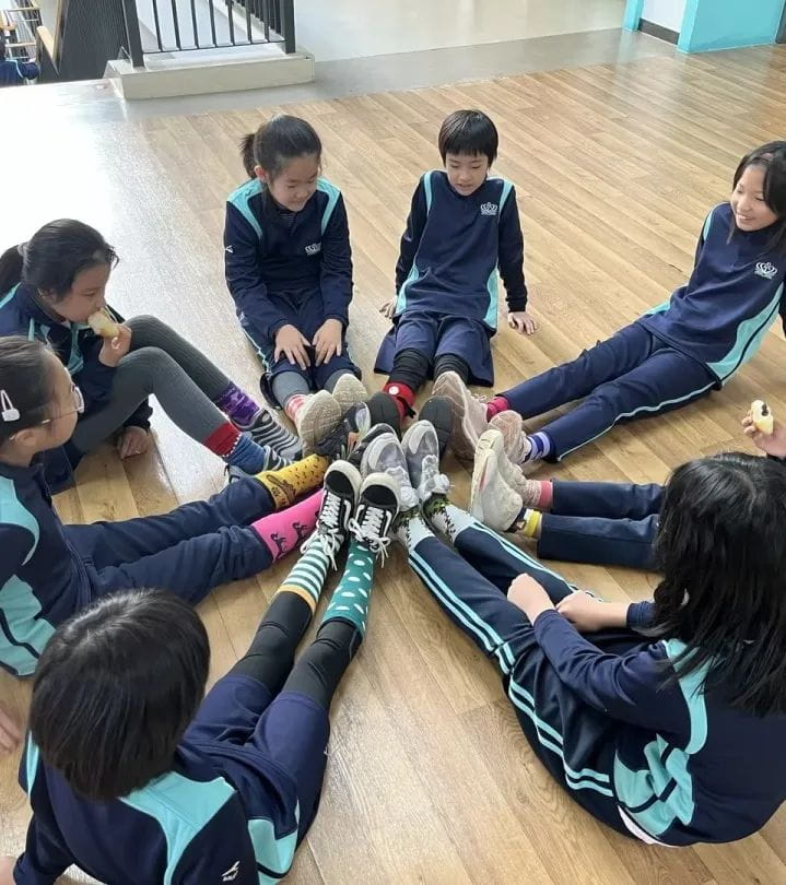 爱与善意，NACIS在行动 - We are one